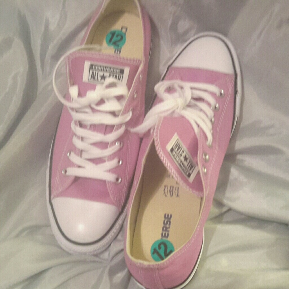 Women's converse size 12 nwot - Picture 2 of 4